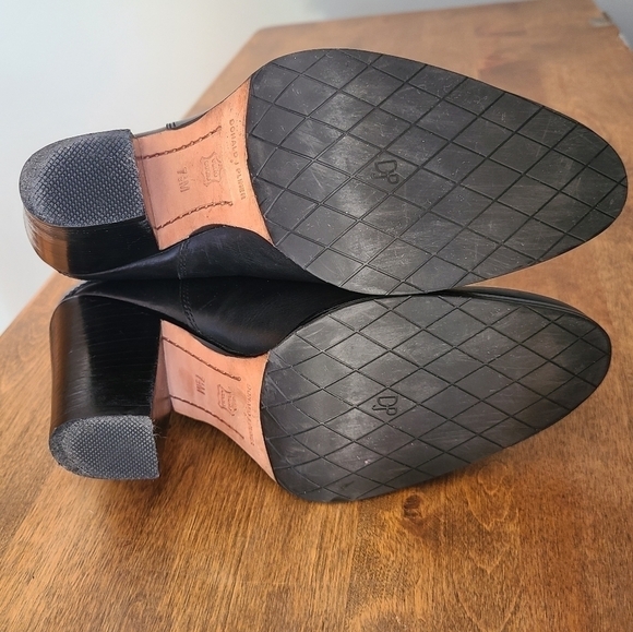 DONALD J Pliner Sarje Ankle Boots - Picture 9 of 16